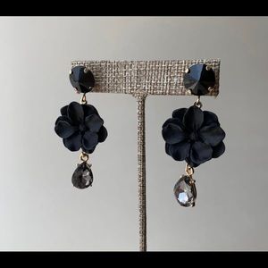 BLACK FLOWERS EARRINGS